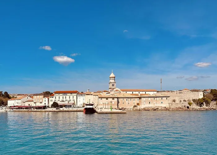 Charming Tihana With Washing Machine 4* Krk Town