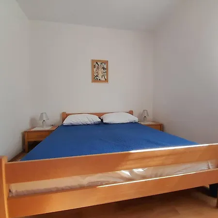Charming Tihana With Washing Machine 3* Krk Town