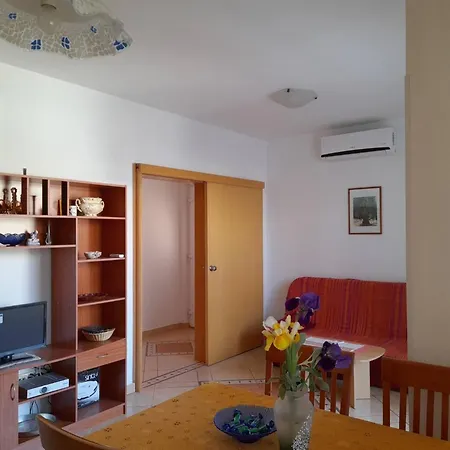 Guest house Charming Tihana With Washing Machine *