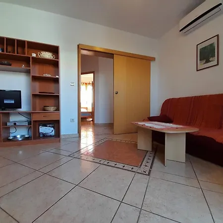 Charming Tihana With Washing Machine Guest house