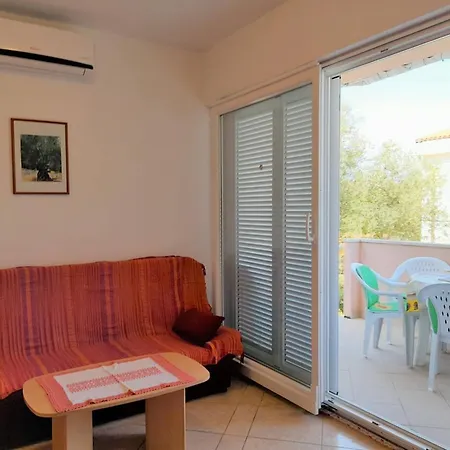 Guest house Charming Tihana With Washing Machine