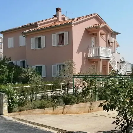 Guest house Charming Tihana With Washing Machine *