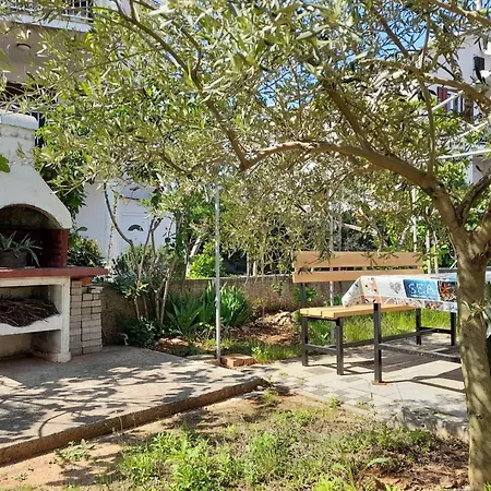 Charming Tihana With Washing Machine Guest house Krk Town