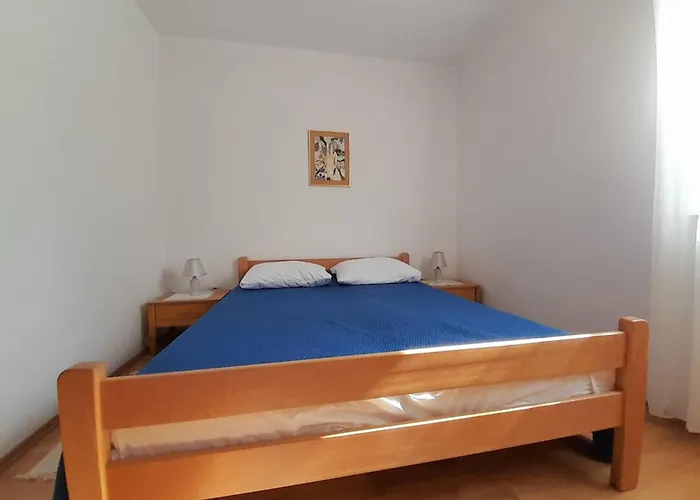 Charming Tihana With Washing Machine 4* Krk Town