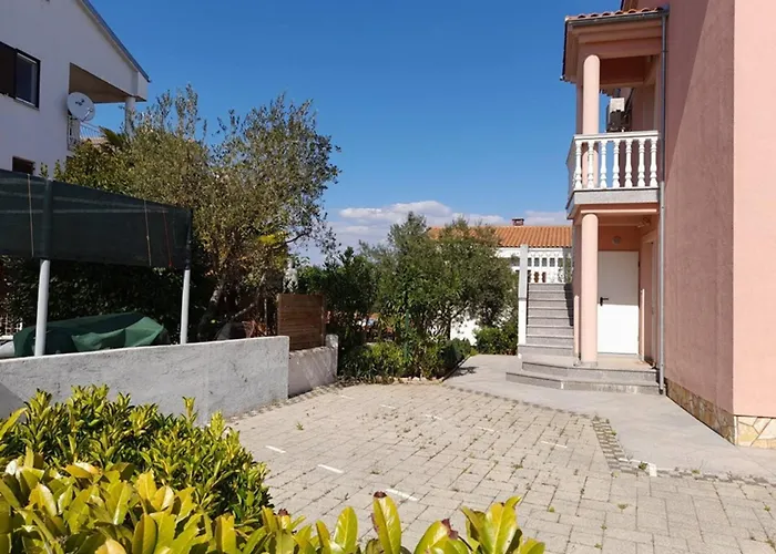 Charming Tihana With Washing Machine