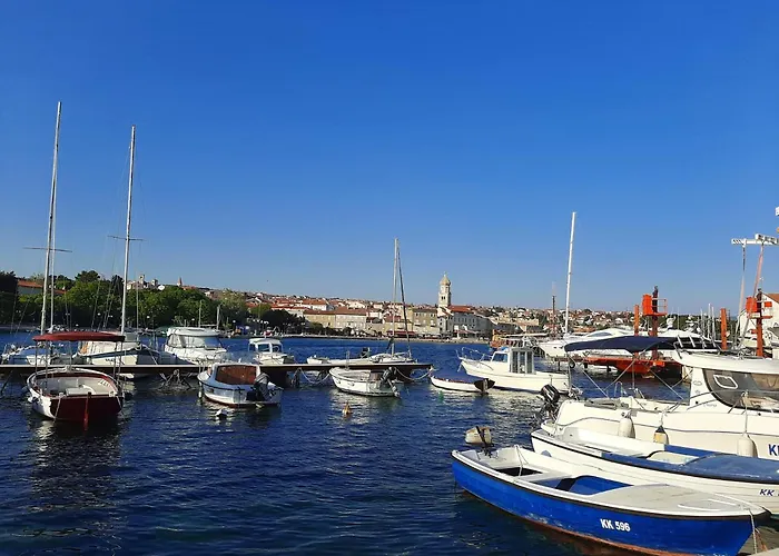 Charming Tihana With Washing Machine 4* Krk Town
