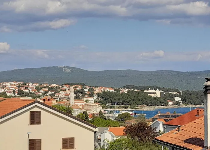 Charming Tihana With Washing Machine 4* Krk Town